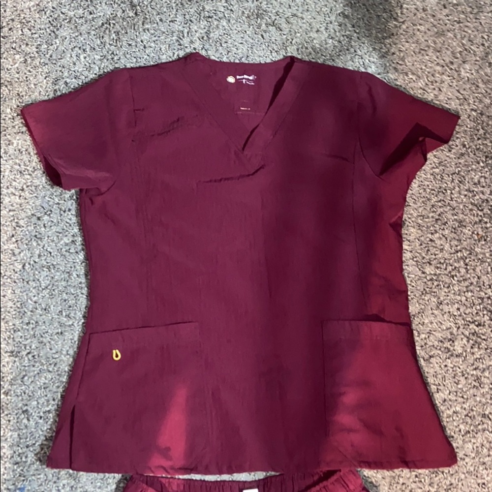 Scrub set